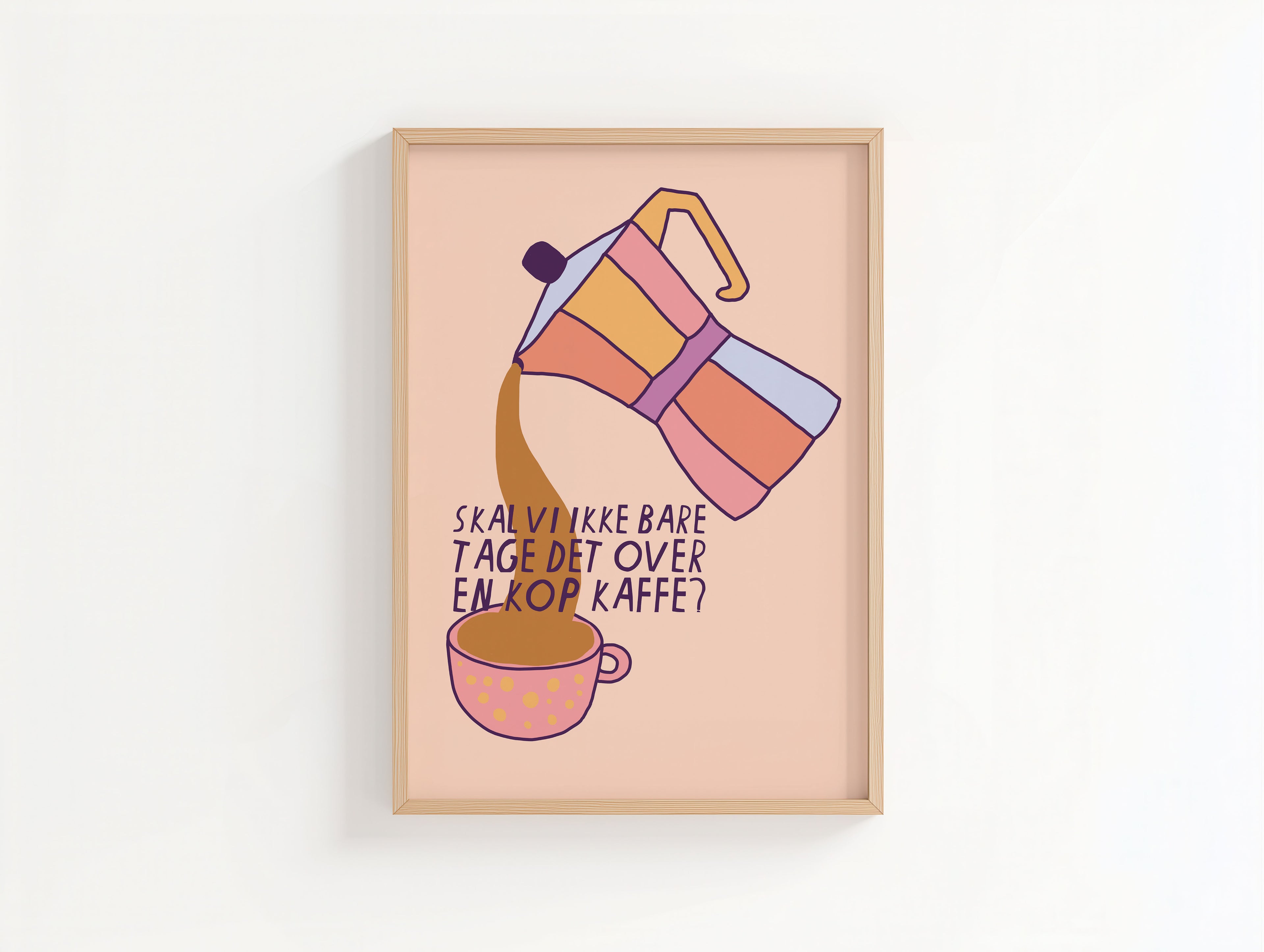 kaffeprint på lyserød baggrund
